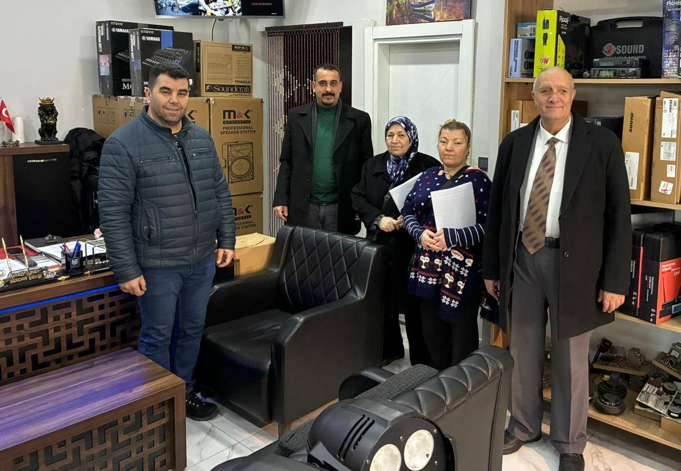 MHP Salihli’den ‘Hayırlı günler komşum’ ziyaretleri sürüyor
MHP Salihli’den ‘Hayırlı günler komşum’ ziyaretleri sürüyor