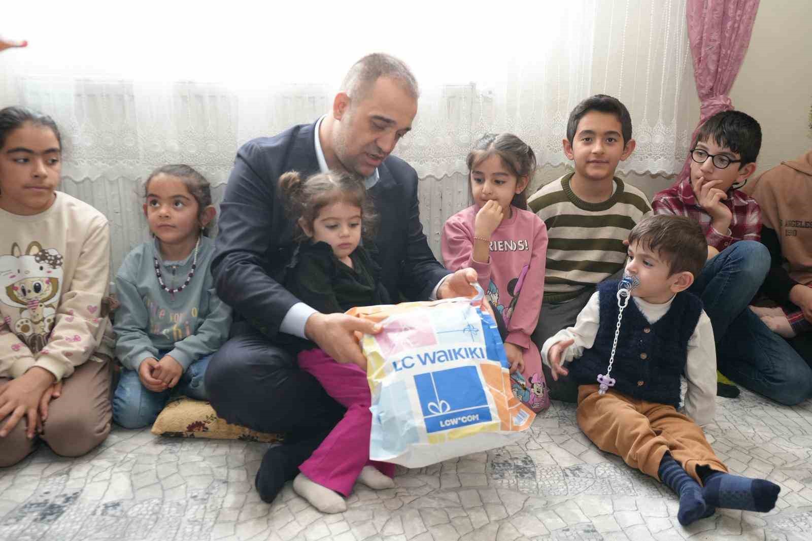 MHP’den 500 çocuğa bayramlık elbise
