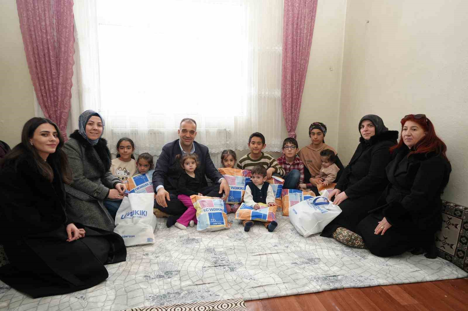 MHP’den 500 çocuğa bayramlık elbise
