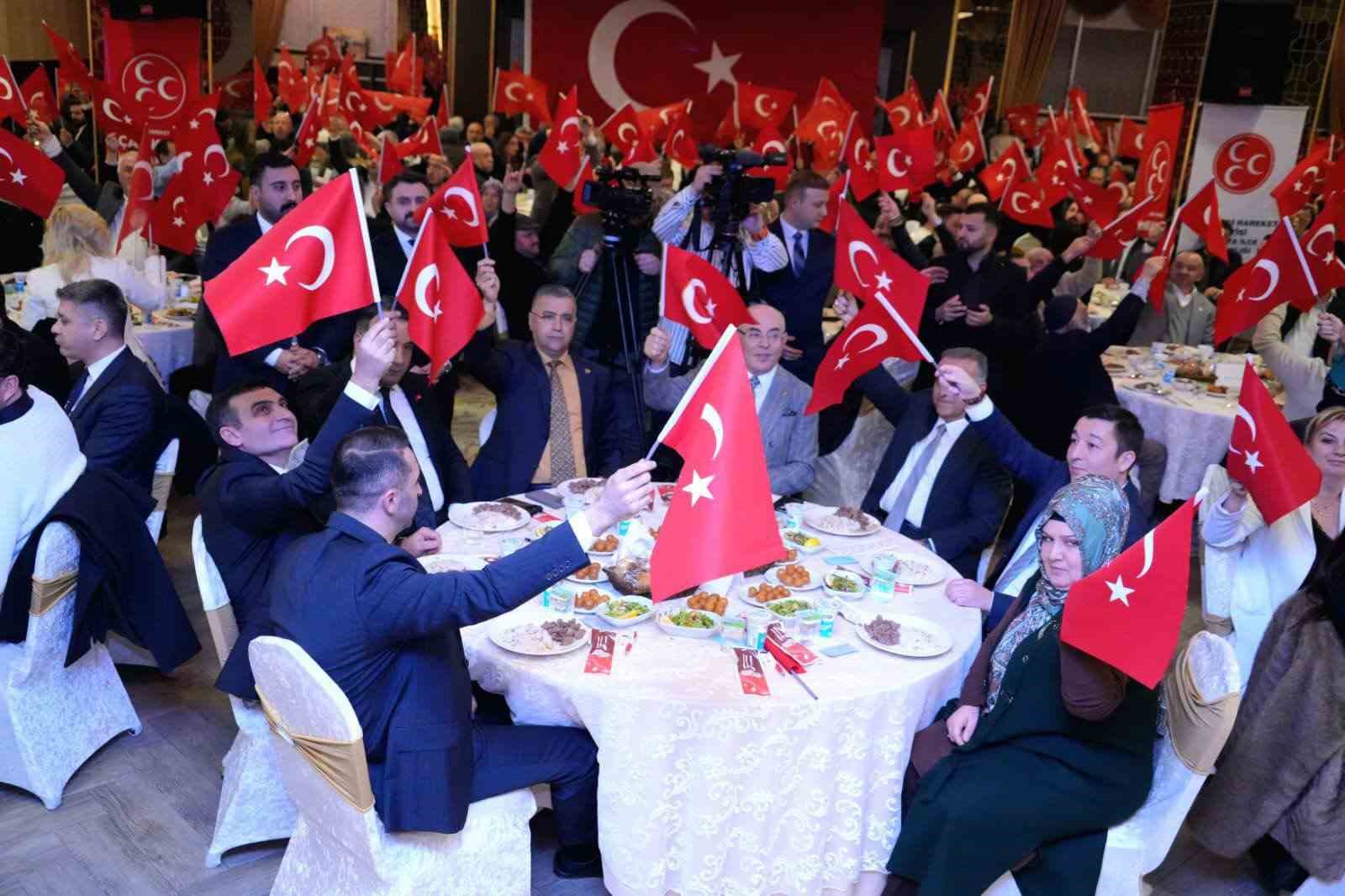 MHP’li Mevlüt Karakaya: "Türkiye, geleceğe yönelik çalışmalarını yapan bir ülkedir"
