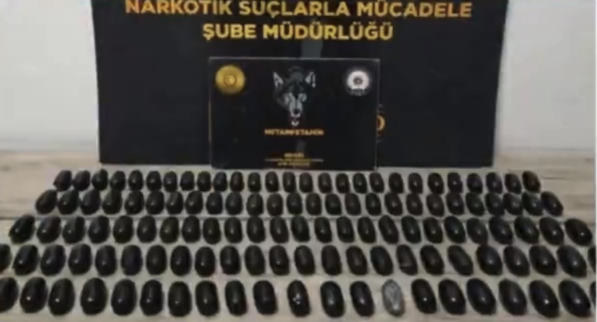 Mide ve bağırsaklarında uyuşturucu ele geçirilen 3 şüpheli tutuklandı
