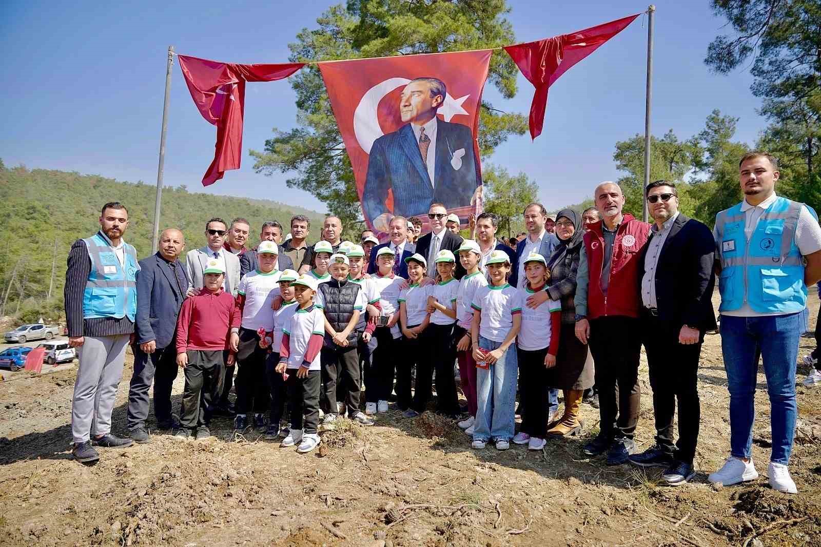 Milas’ta yanan sahalar fidanlarla canlanıyor
