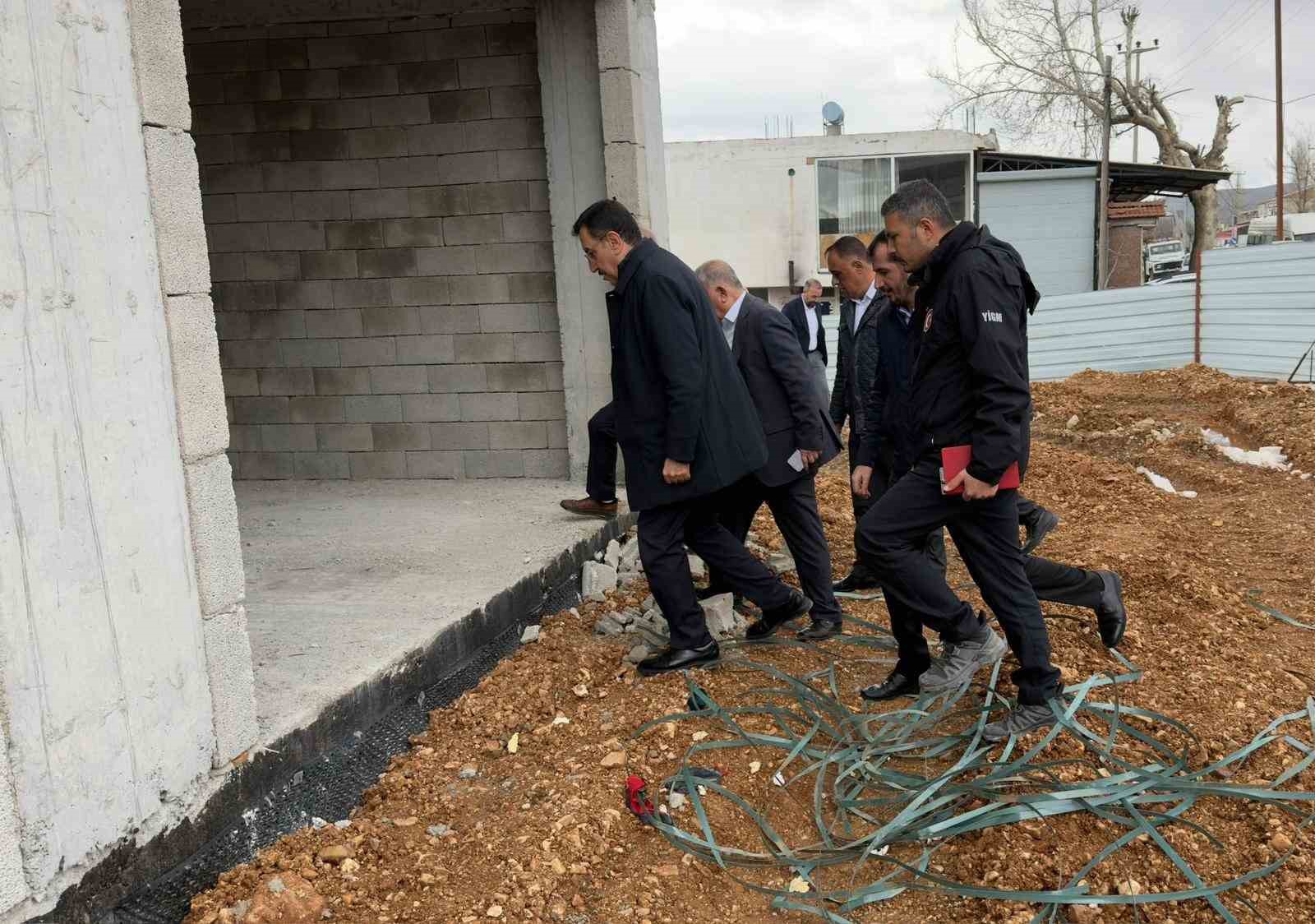 Milletvekili Bülent Tüfenkci deprem kontlarını inceledi

