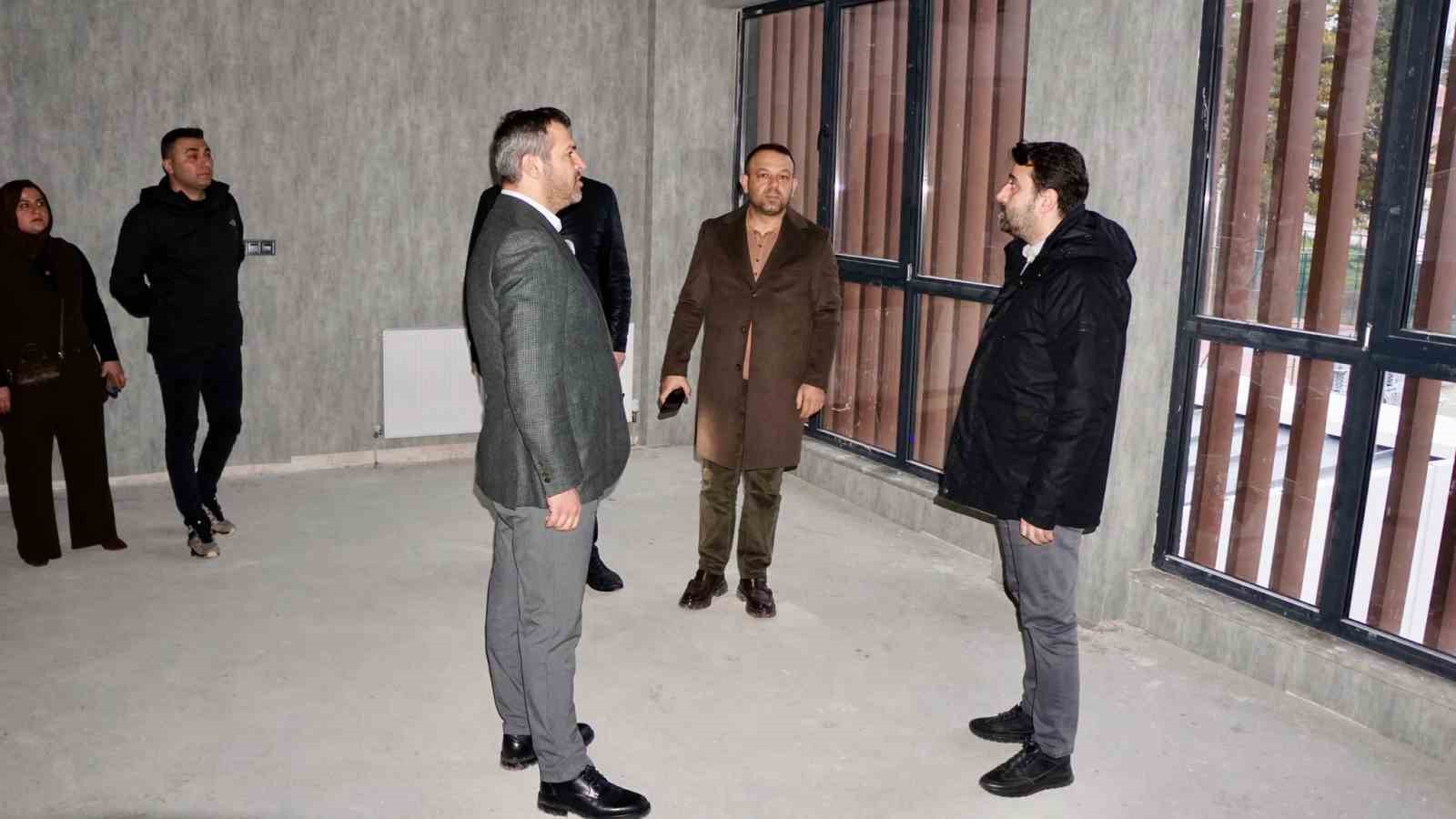 Milletvekili Cem Şahin, Karabük Belediyesi’nin çalışmalarını yerinde inceledi
