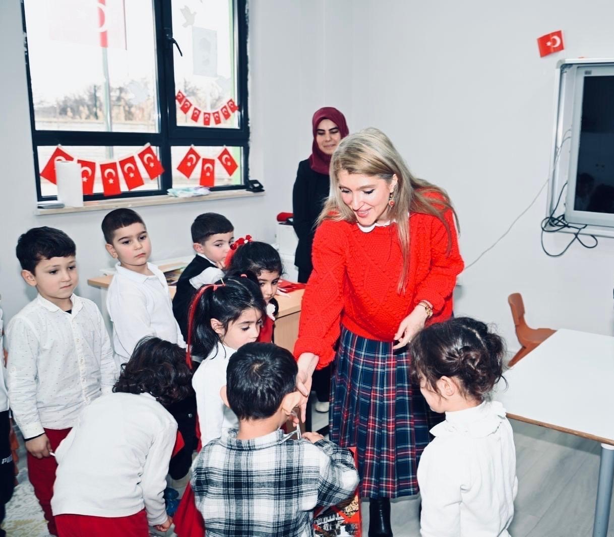 Milletvekili Ölmeztoprak öğrencilerle buluştu
Milletvekili Ölmeztoprak öğrencilerle buluştu