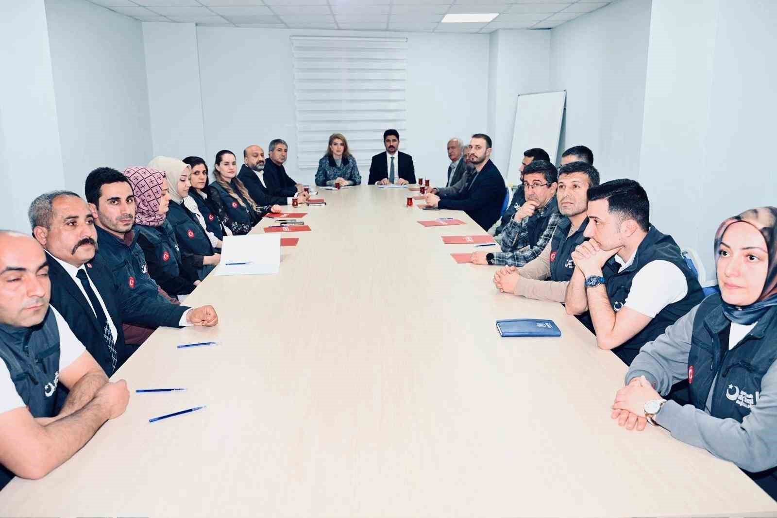 Milletvekili Ölmeztoprak’dan hem kurumlara, hem millete yakın temas
