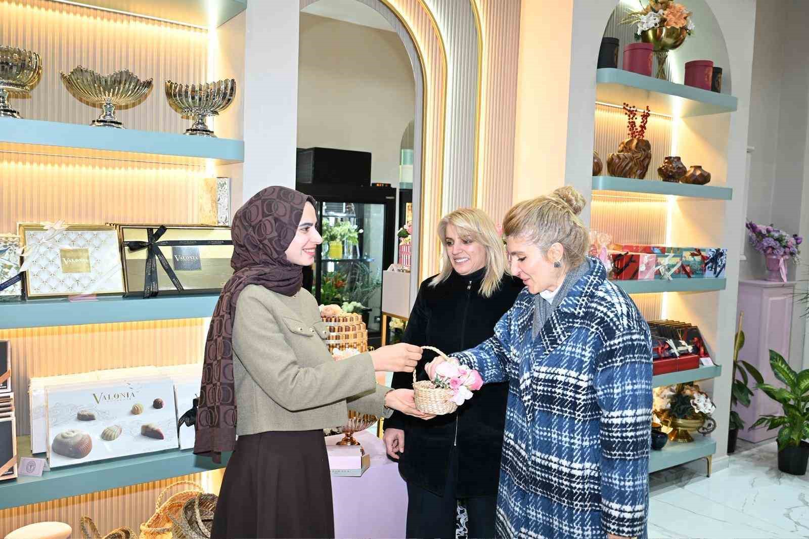 Milletvekili Ölmeztoprak’tan mahalle mahalle yerinde istişare
Milletvekili Ölmeztoprak’tan mahalle mahalle yerinde istişare