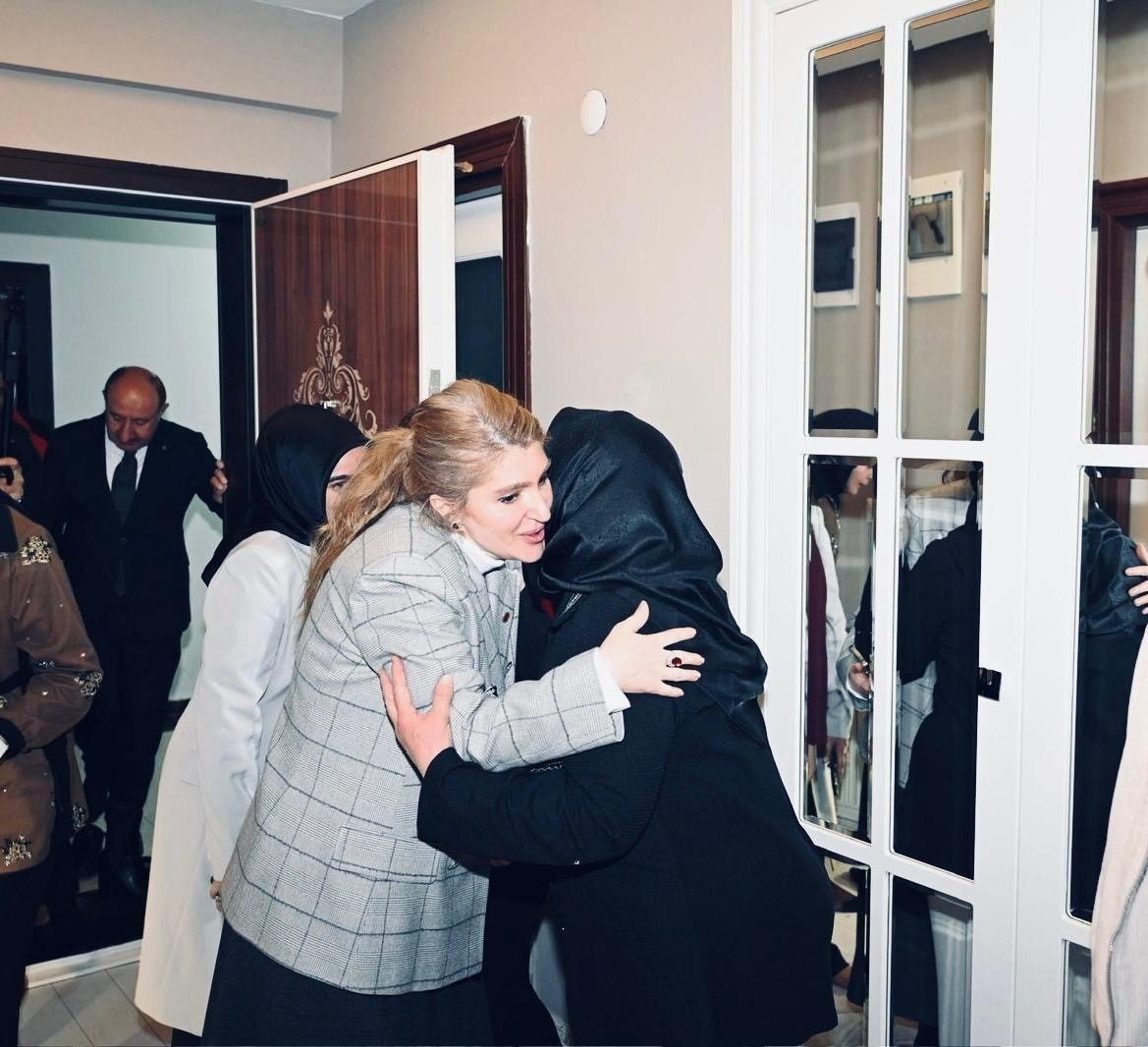 Milletvekili Ölmeztoprak’tan şehit ailesine bayram ziyareti
