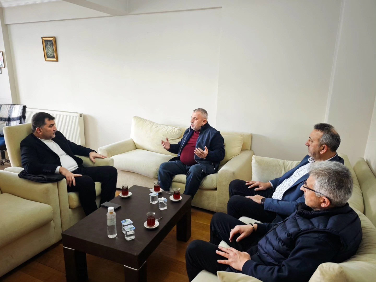 Milletvekili Öztürk, Hizmet-İş Sendikası yöneticilerini ağırladı
