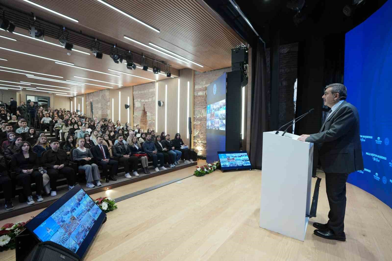 Millî Eğitim Akademisi, Bakan Tekin’in verdiği ilk dersle kapılarını açtı
