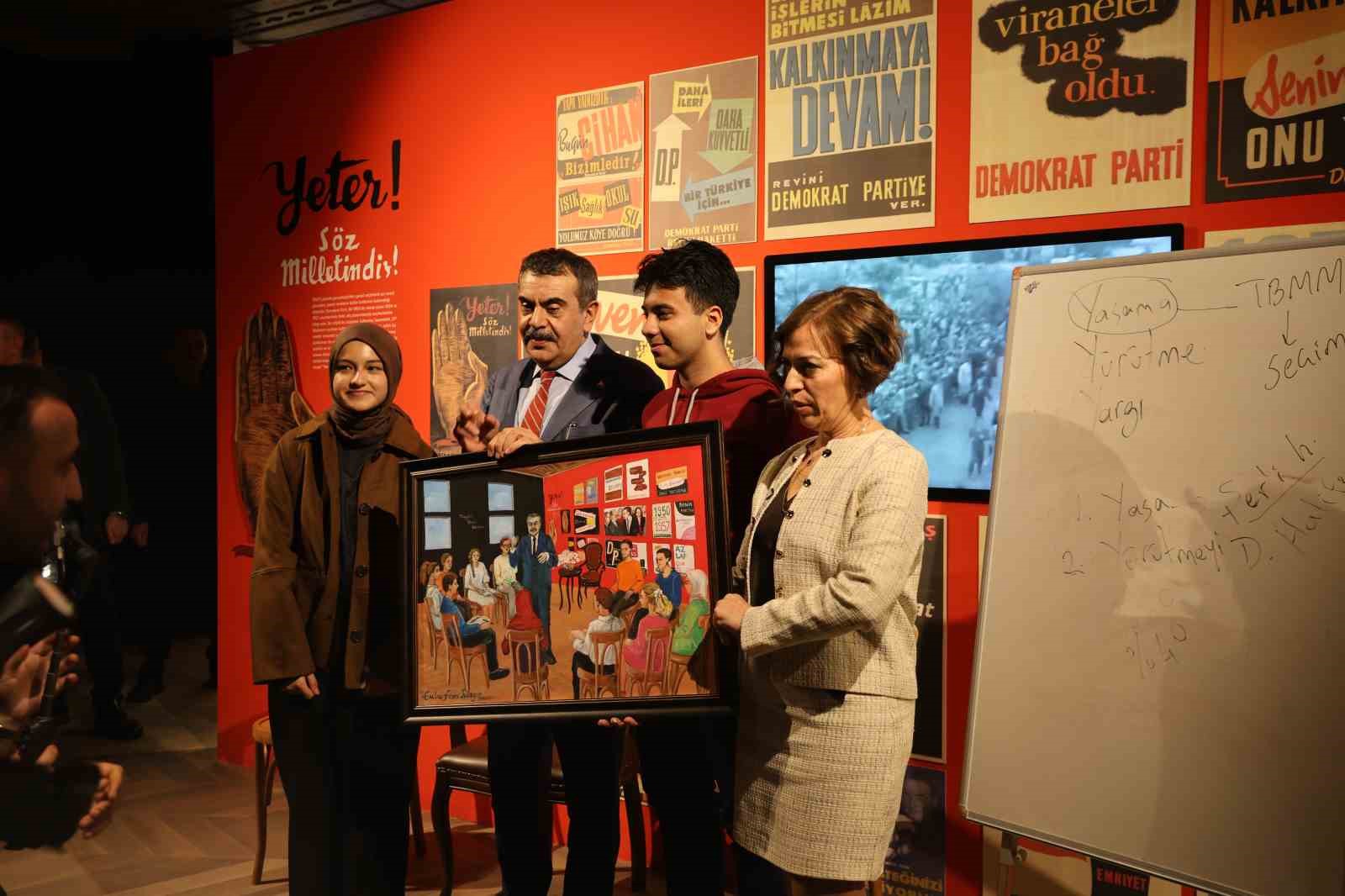 Milli Eğitim Bakanı Tekin’den Aydın’da ’Demokrasi ve Însan’ dersi
