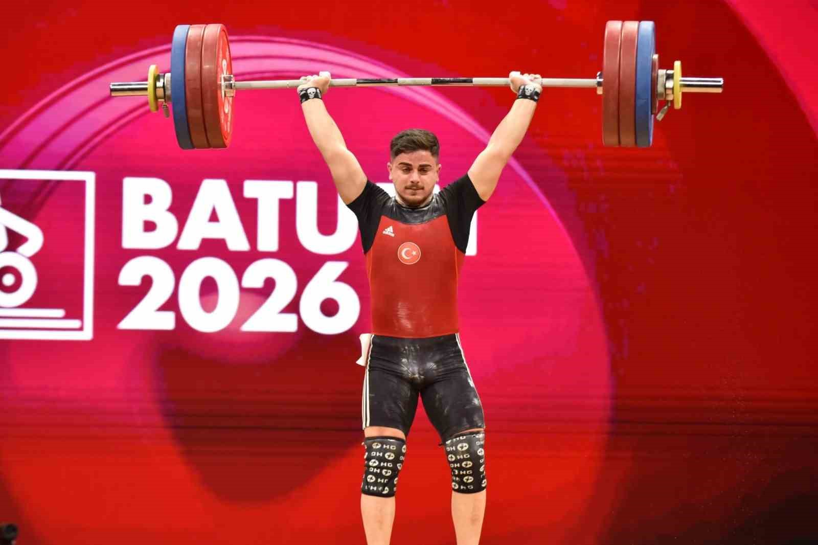 Milli halterci Kaan Kahriman’dan gümüş madalya
