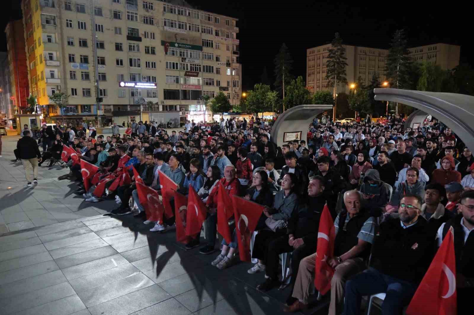 Milli maç heyecanı Çorum’da dev ekranda yaşanacak
