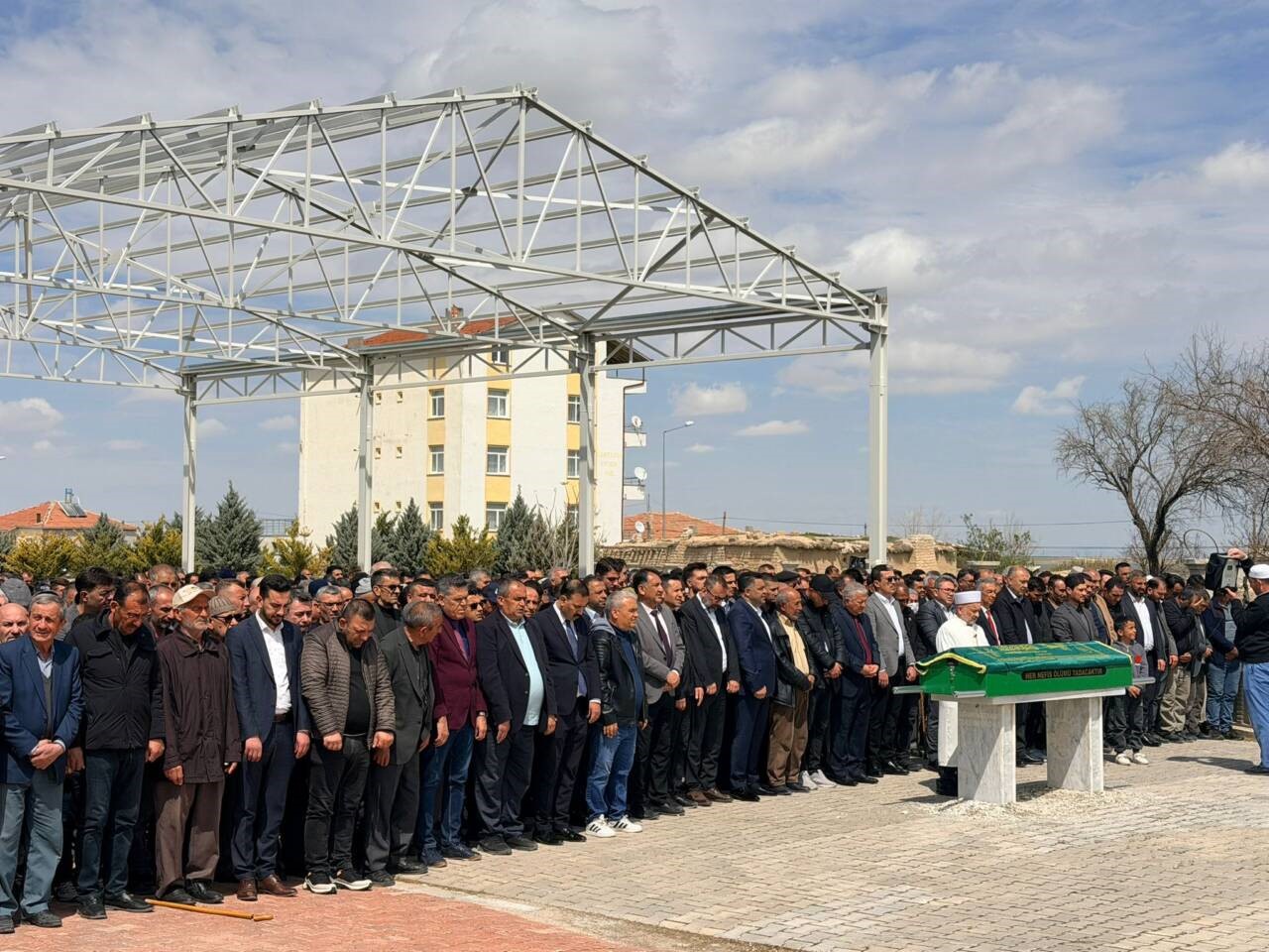 Milli maçta hayatını kaybeden kameraman son yolculuğuna uğurlandı
