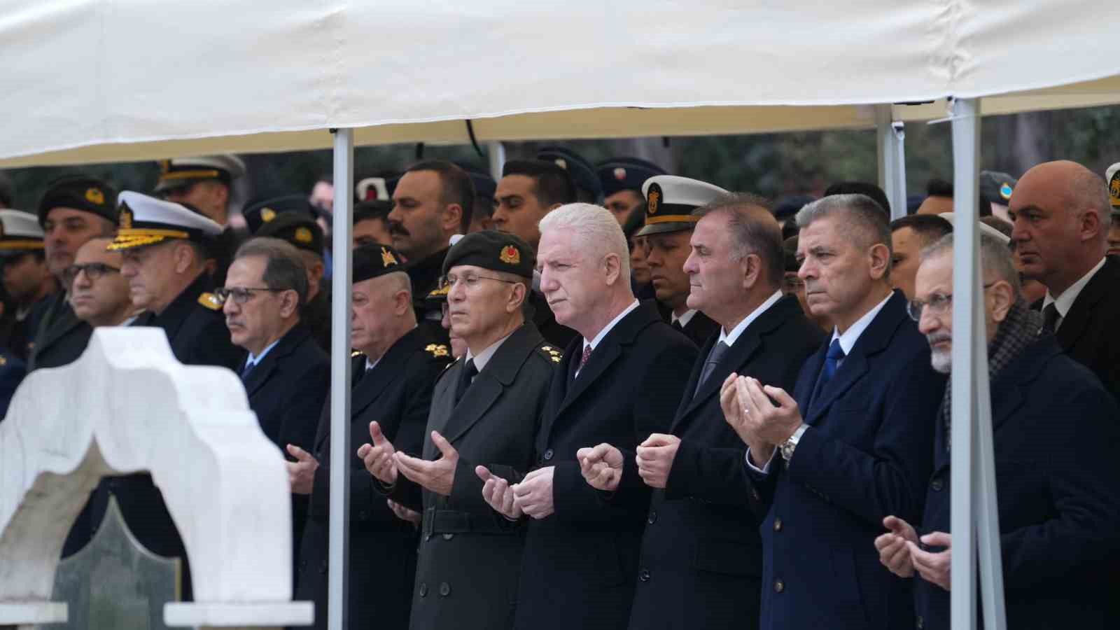 Milli şair Mehmet Akif Ersoy, İstiklal Marşı’nın kabulünün 105’inci yılında kabri başında anıldı
