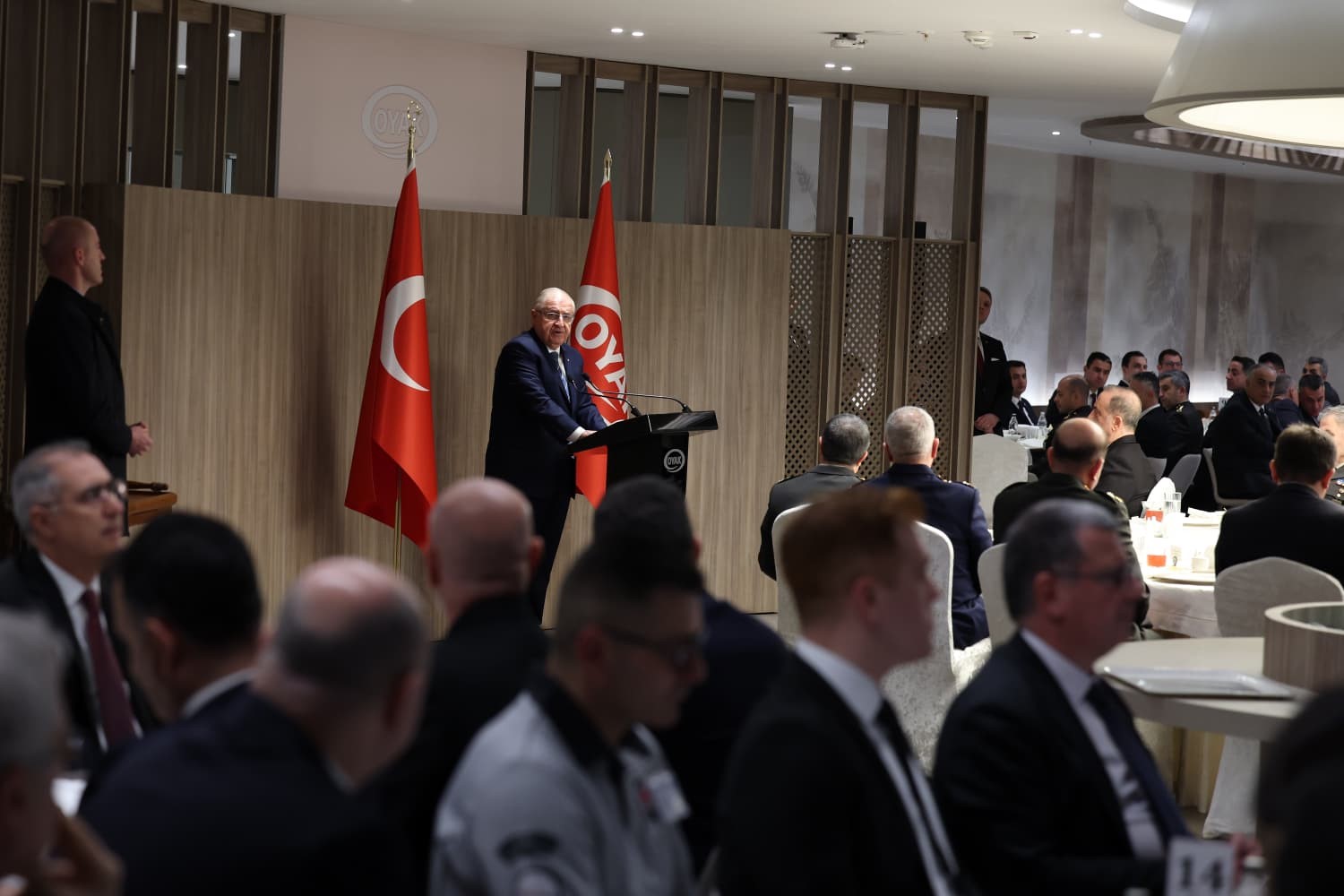Millî Savunma Bakanı Güler, iftarda OYAK üst yönetimiyle bir araya geldi
