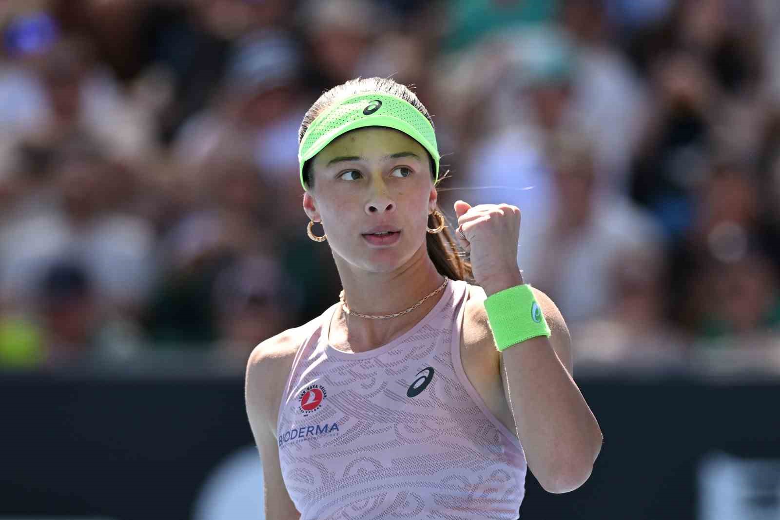 Milli tenisçi Zeynep Sönmez, Avustralya Açık’ta 2. tura yükseldi
