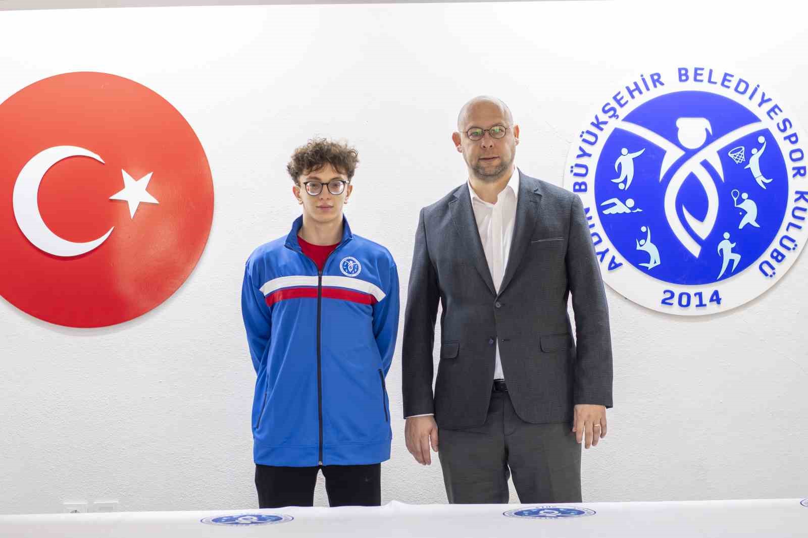 Milli yüzücü Aydın Büyükşehir Belediyespor’da
