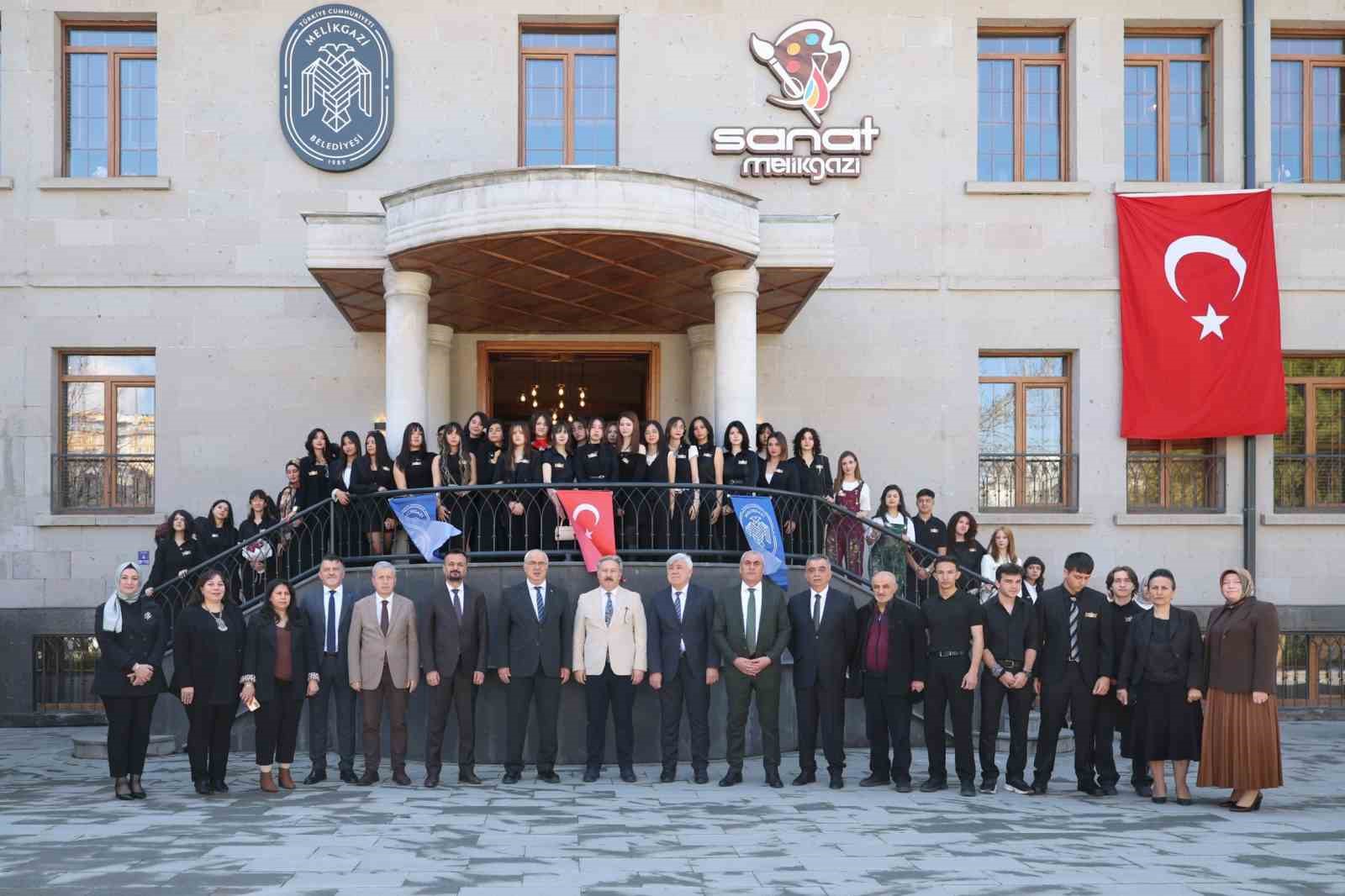 Mimar Sinan Melikgazi’de sanatla anıldı
