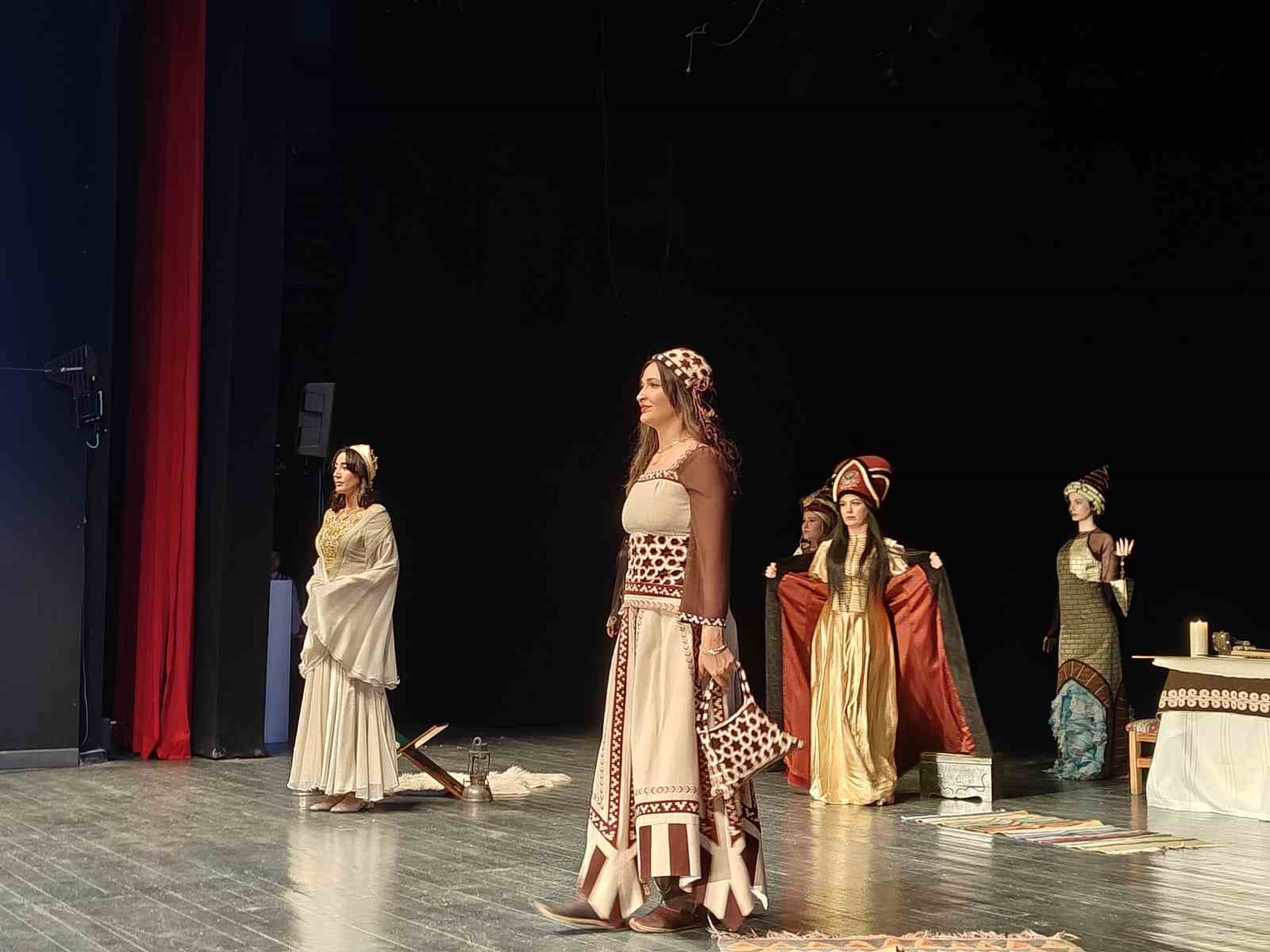 Mimar Sinan’ın eserleri kıyafetlere döküldü
