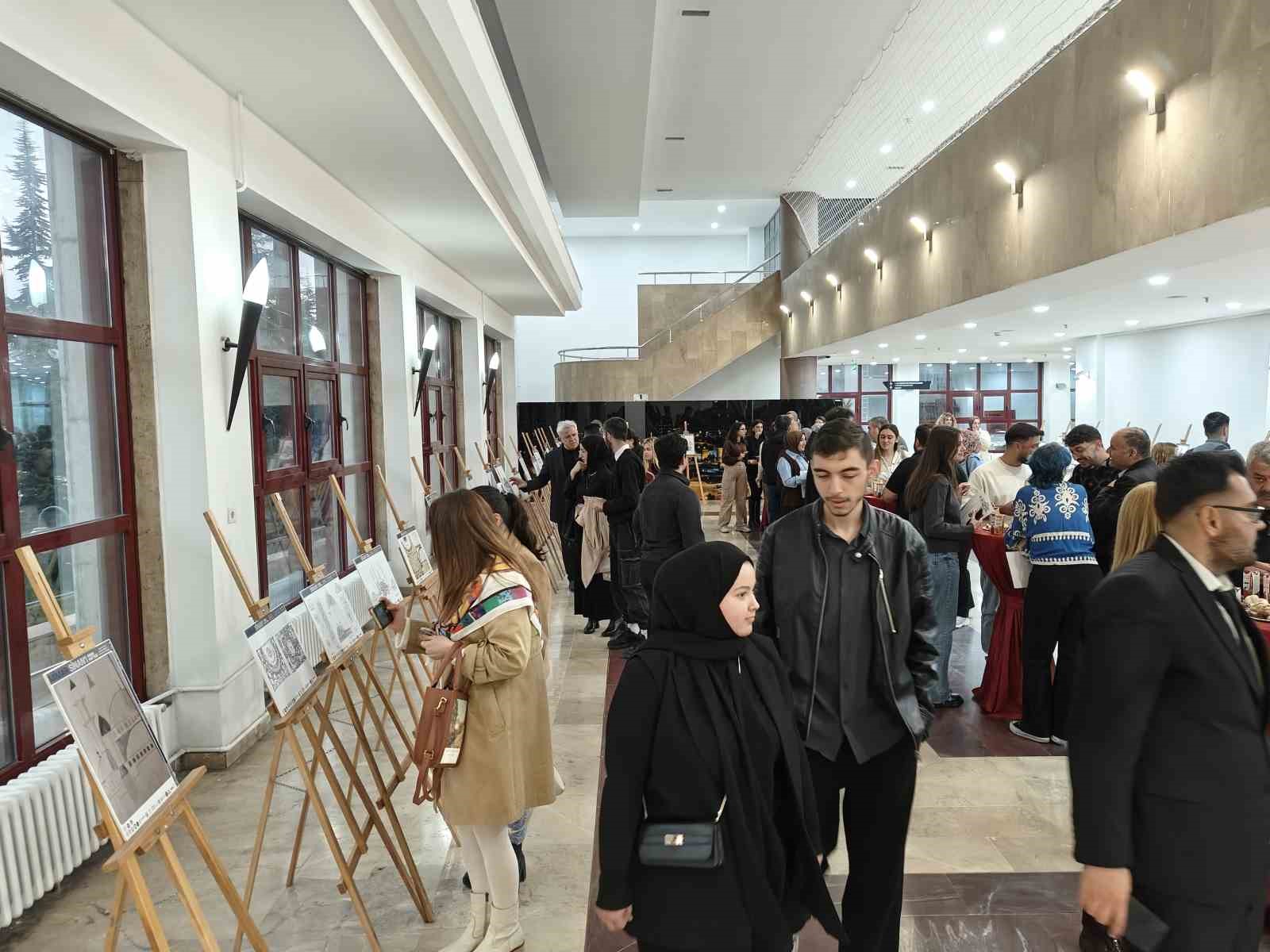 Mimar Sinan’ın eserleri kıyafetlere döküldü
