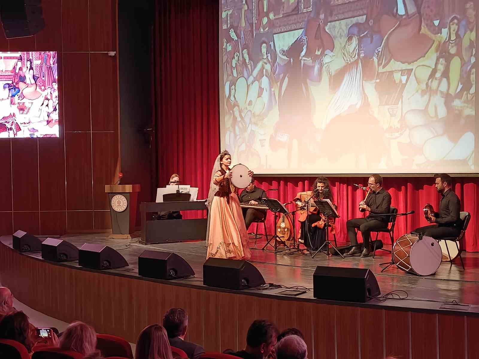 Mimar Sinan’ın eserleri kıyafetlere döküldü
