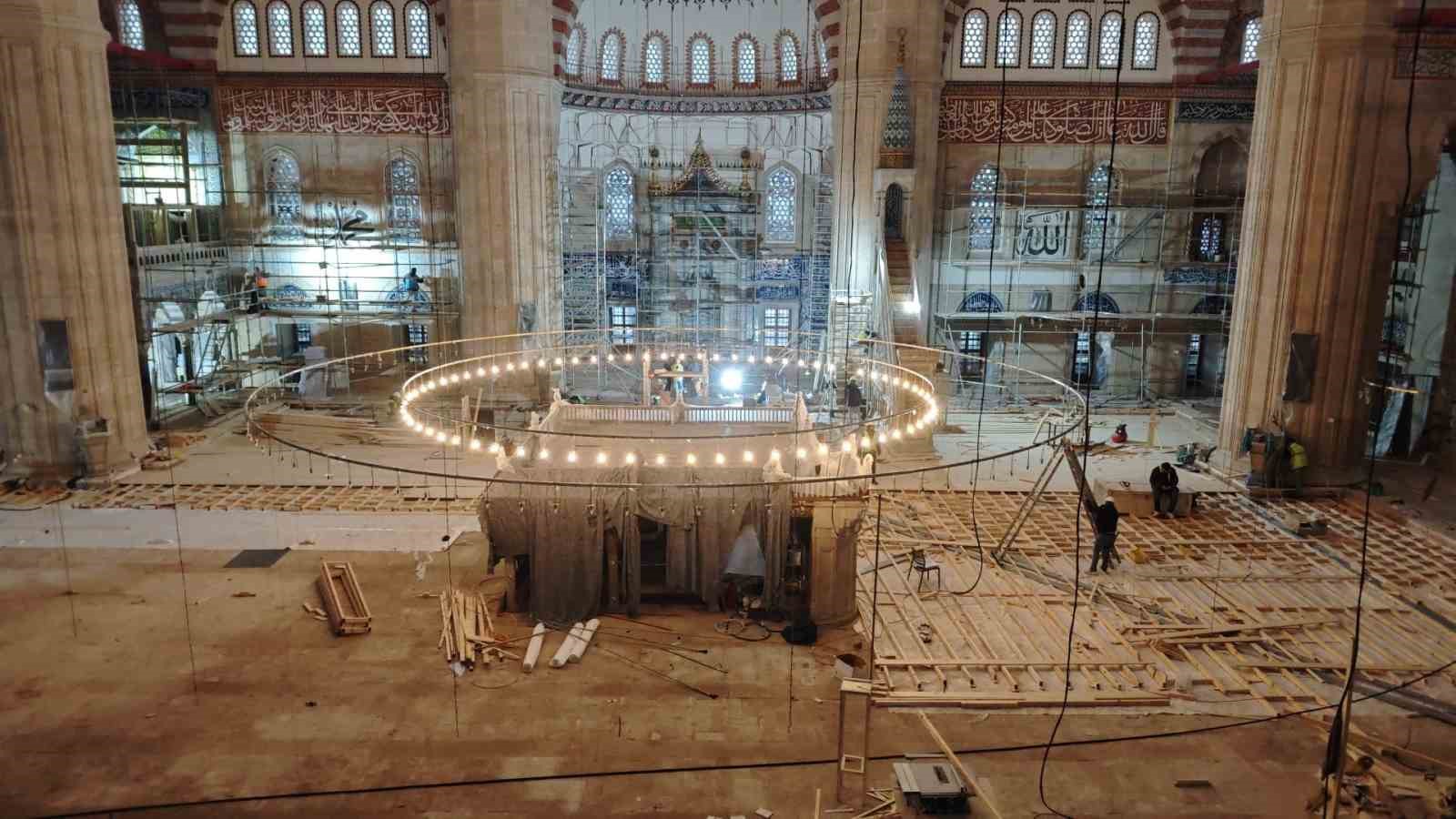 Mimar Sinan’ın ustalık eserini hemşehrileri aydınlattı
Mimar Sinan’ın ustalık eserini hemşehrileri aydınlattı