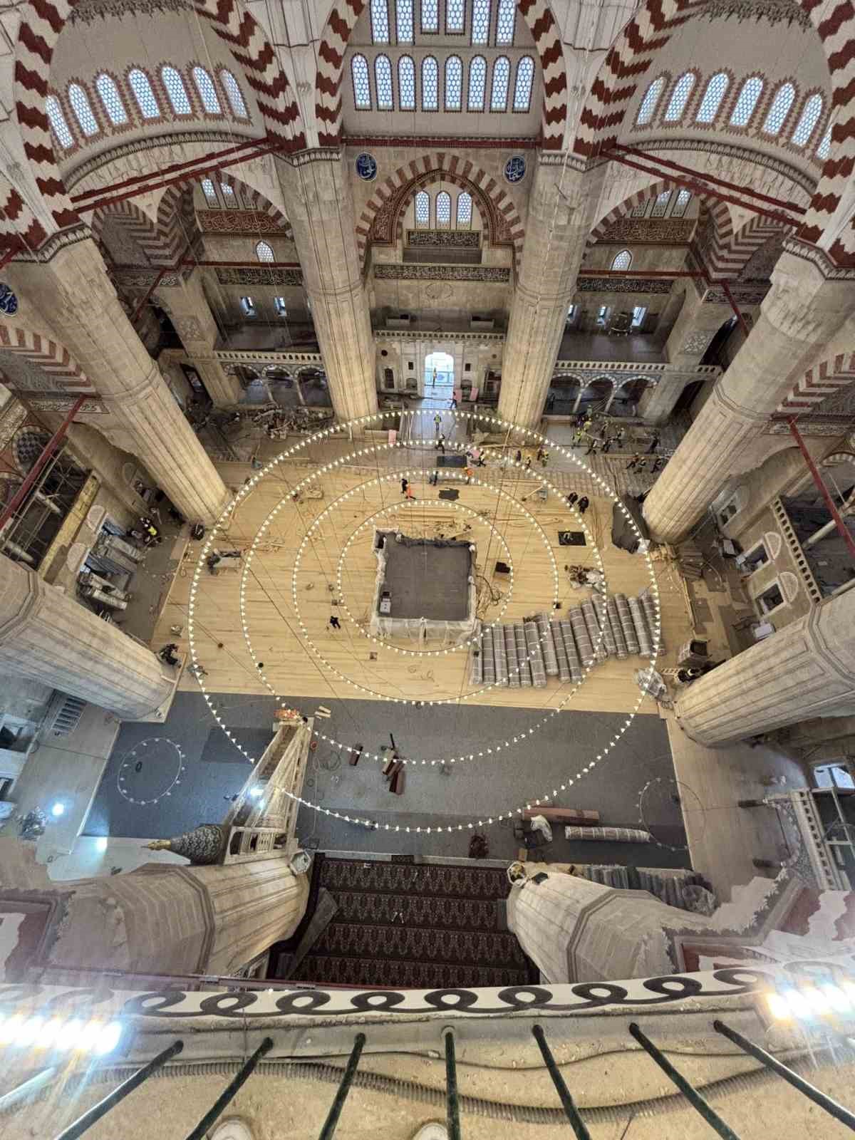 Mimar Sinan’ın ustalık eserini hemşehrileri aydınlattı
Mimar Sinan’ın ustalık eserini hemşehrileri aydınlattı