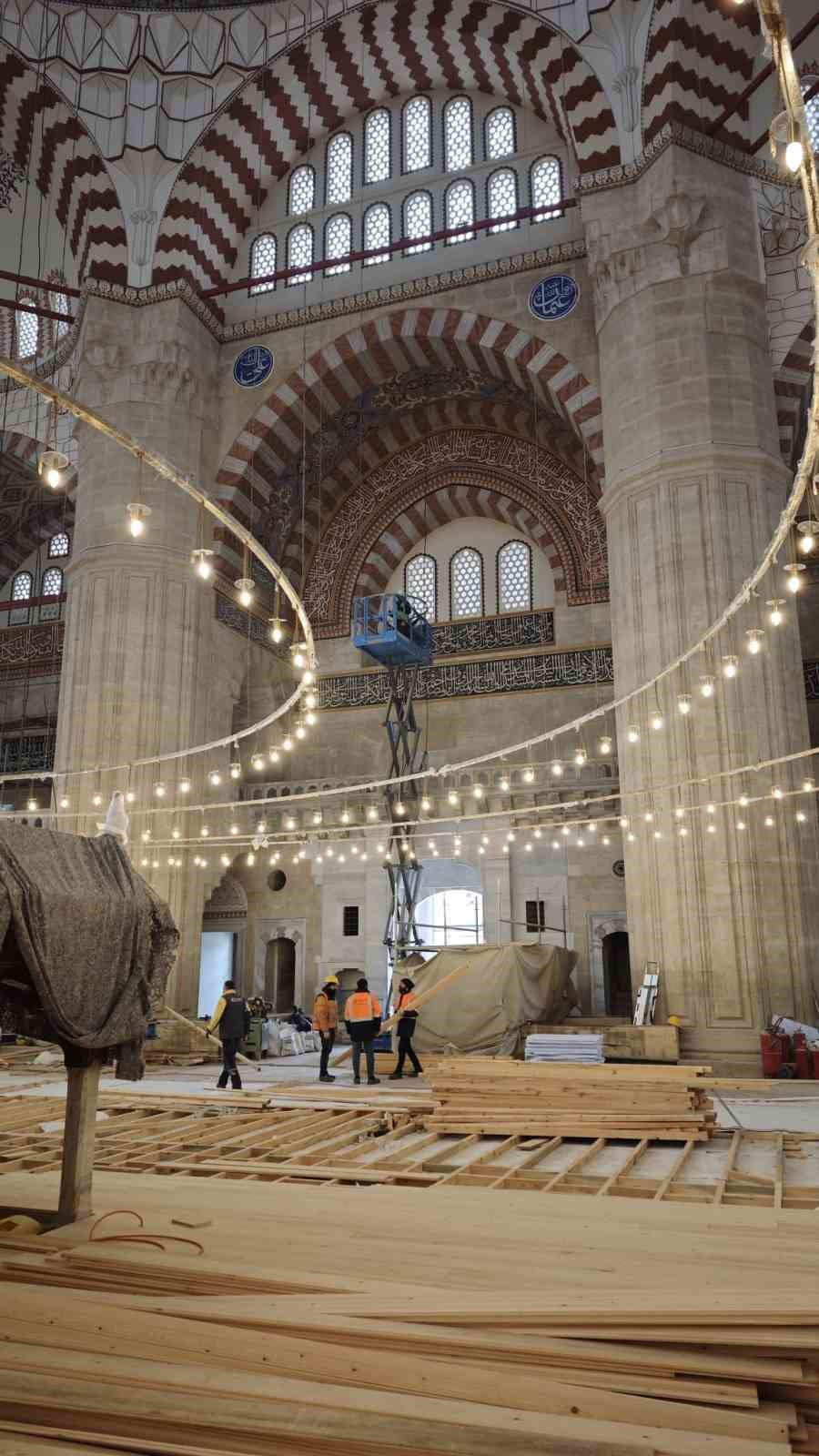 Mimar Sinan’ın ustalık eserini hemşehrileri aydınlattı
Mimar Sinan’ın ustalık eserini hemşehrileri aydınlattı