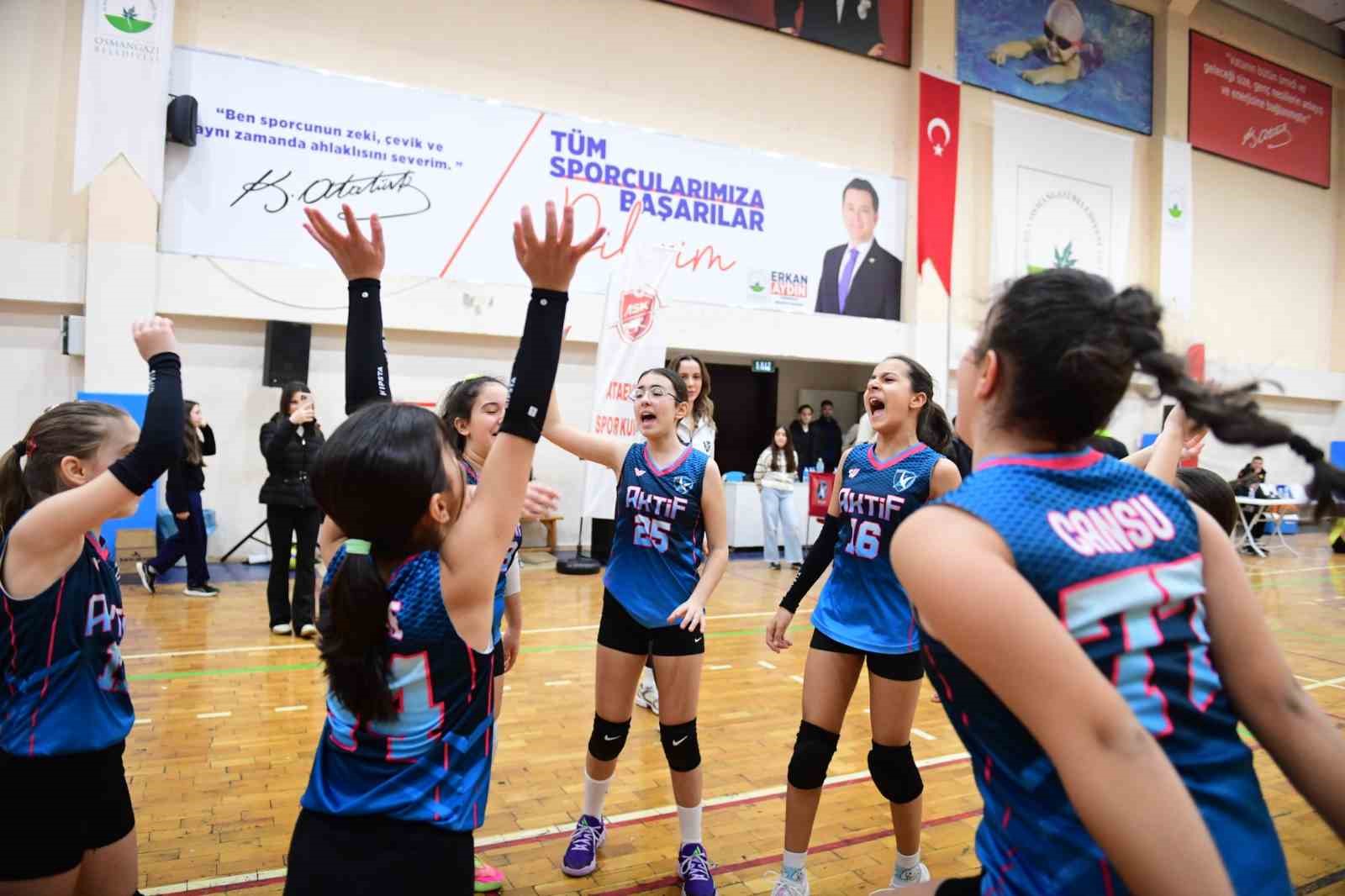 Mini Voleybol Turnuvası’nda ödüller sahiplerini buldu
