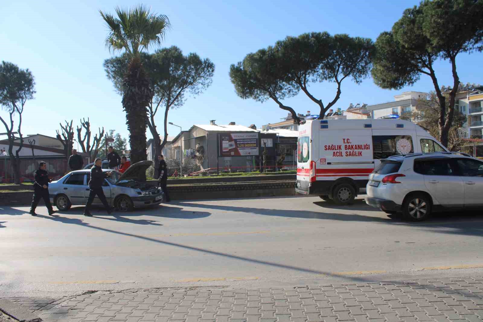 Minibüs ile otomobil çarpıştı: 1 yaralı
