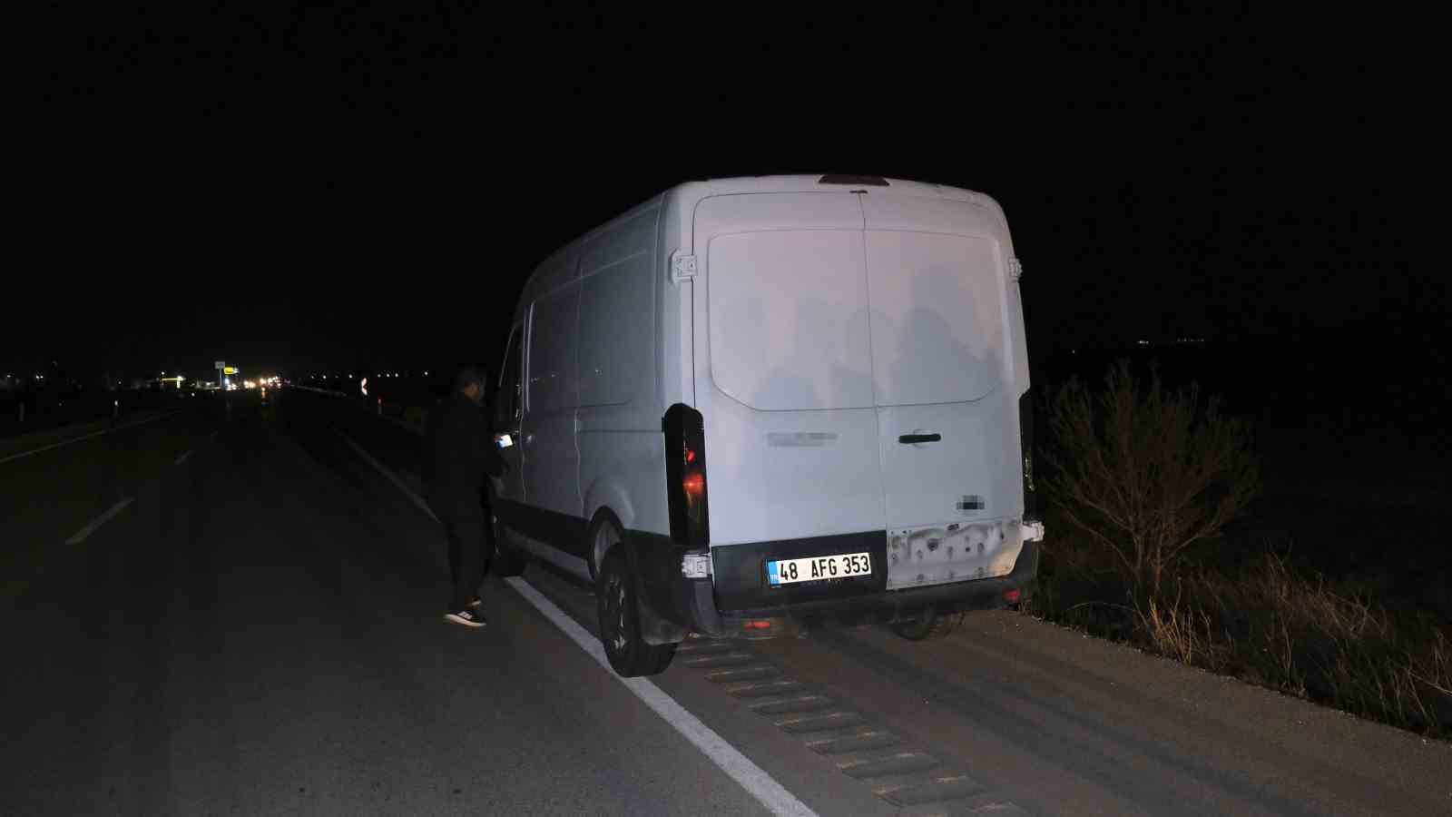 Minibüse arkadan çarpan motosiklet 70 metre sürüklendi: 1 yaralı
