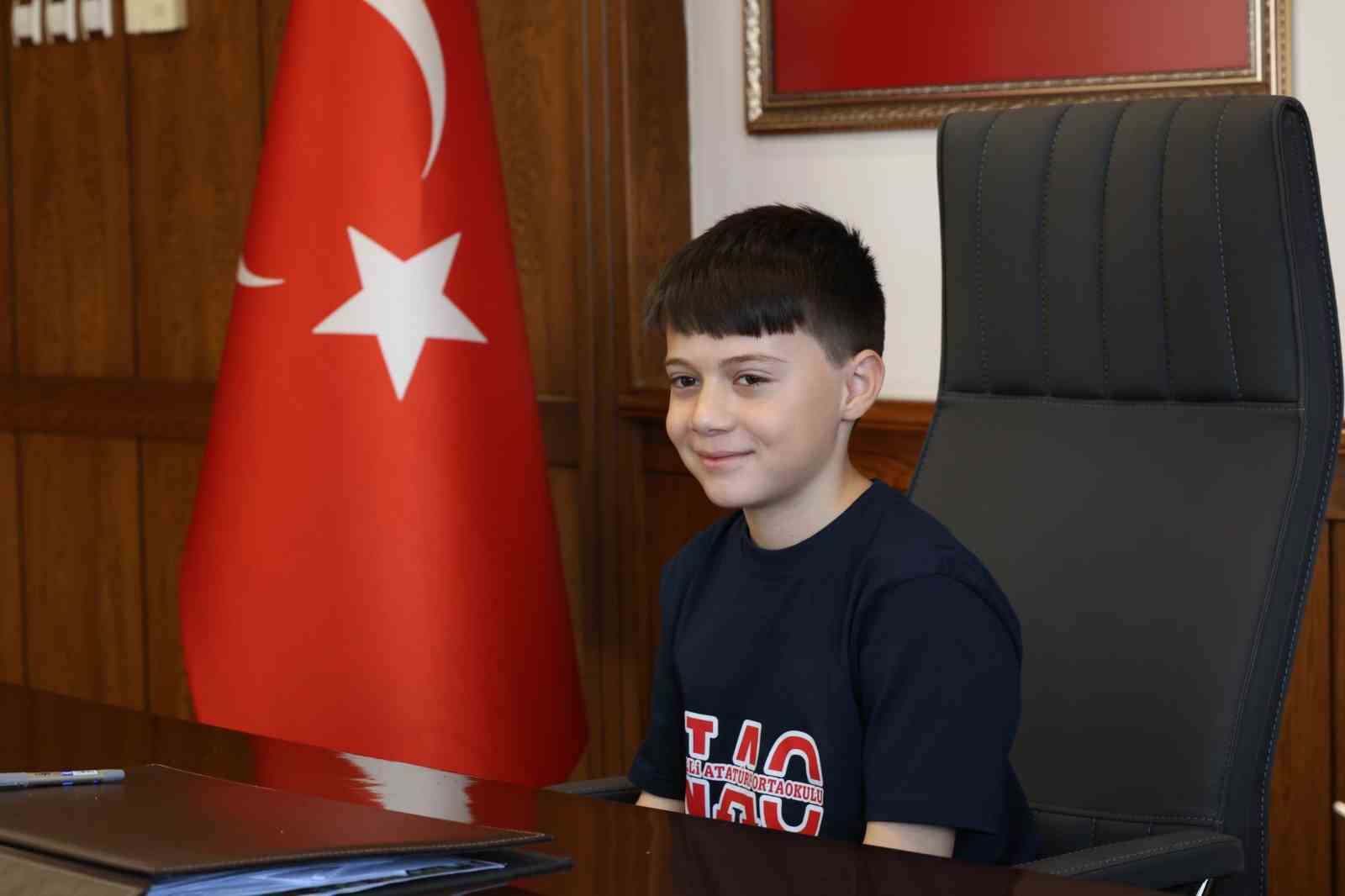 Minik başkanlar 23 Nisan’da Nazilli Belediyesi’nde görev başına geçti
