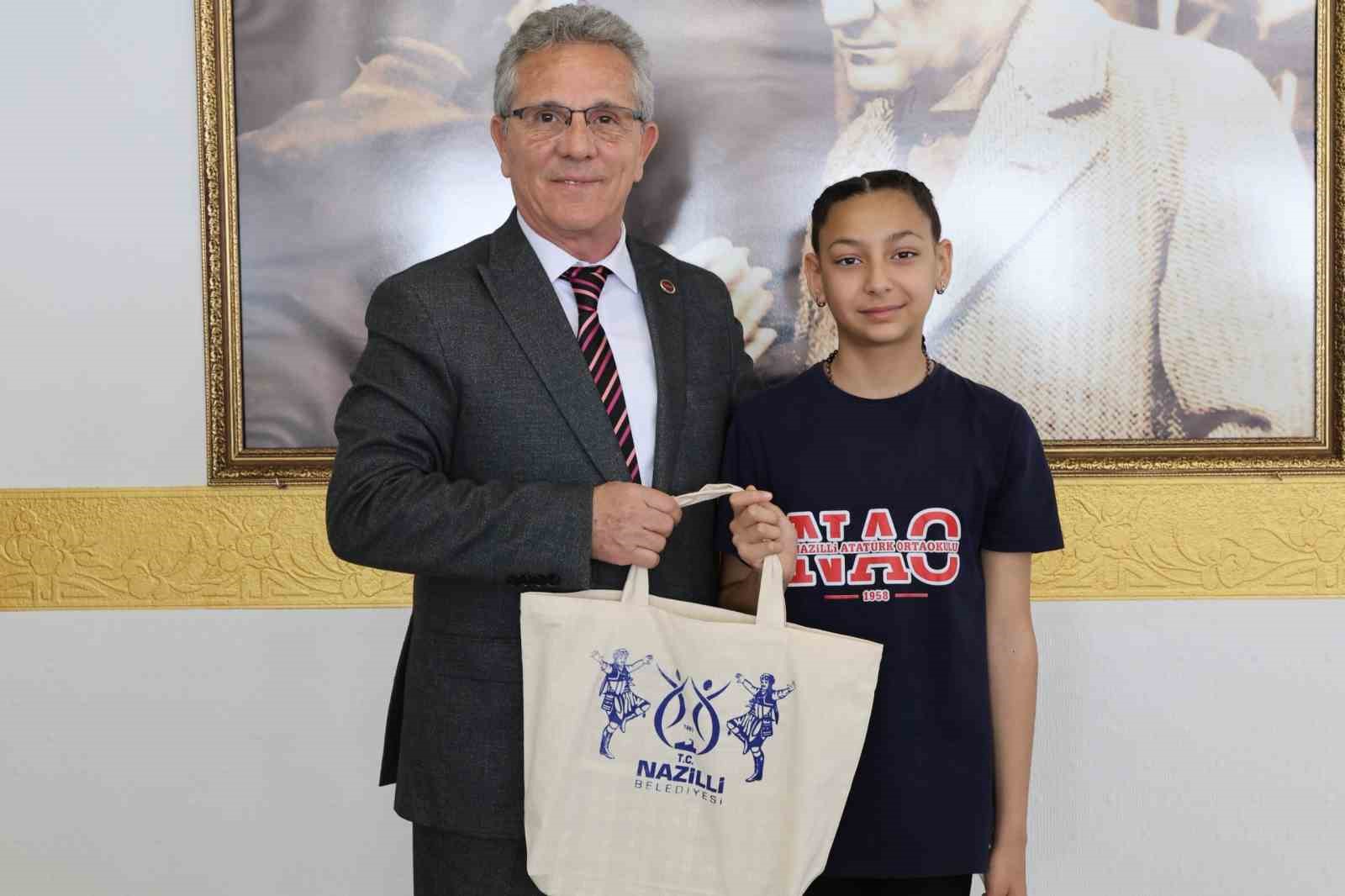 Minik başkanlar 23 Nisan’da Nazilli Belediyesi’nde görev başına geçti
