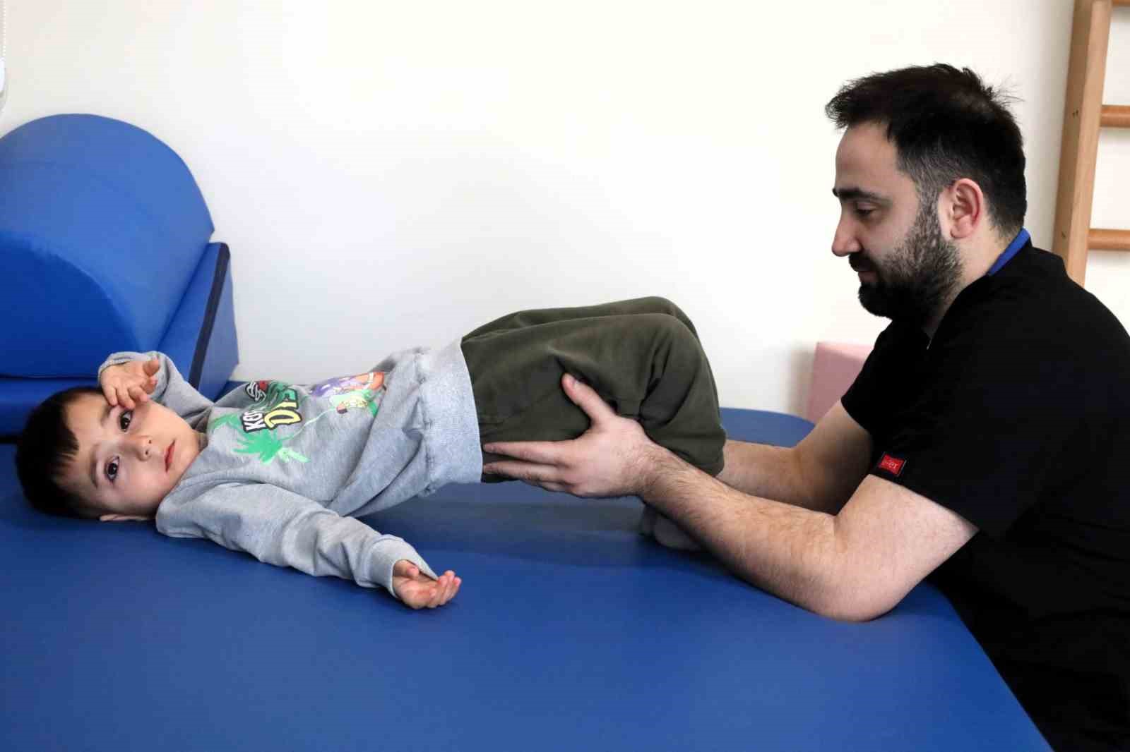 Minik Demir ilk adımları Gonca’da attı
