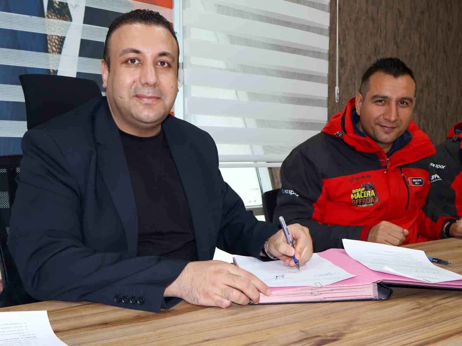 "Minik Eller Üşümesin" diye yola çıktılar
