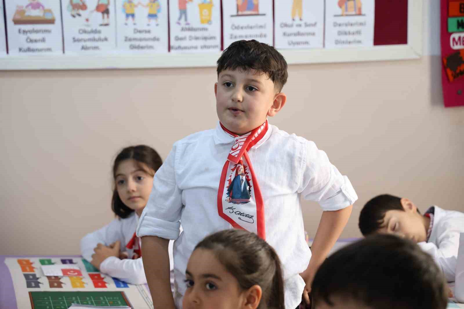 Minik eller yiğit yürekler için mektup yazdı, yigitlerin cevabı gecikmedi
