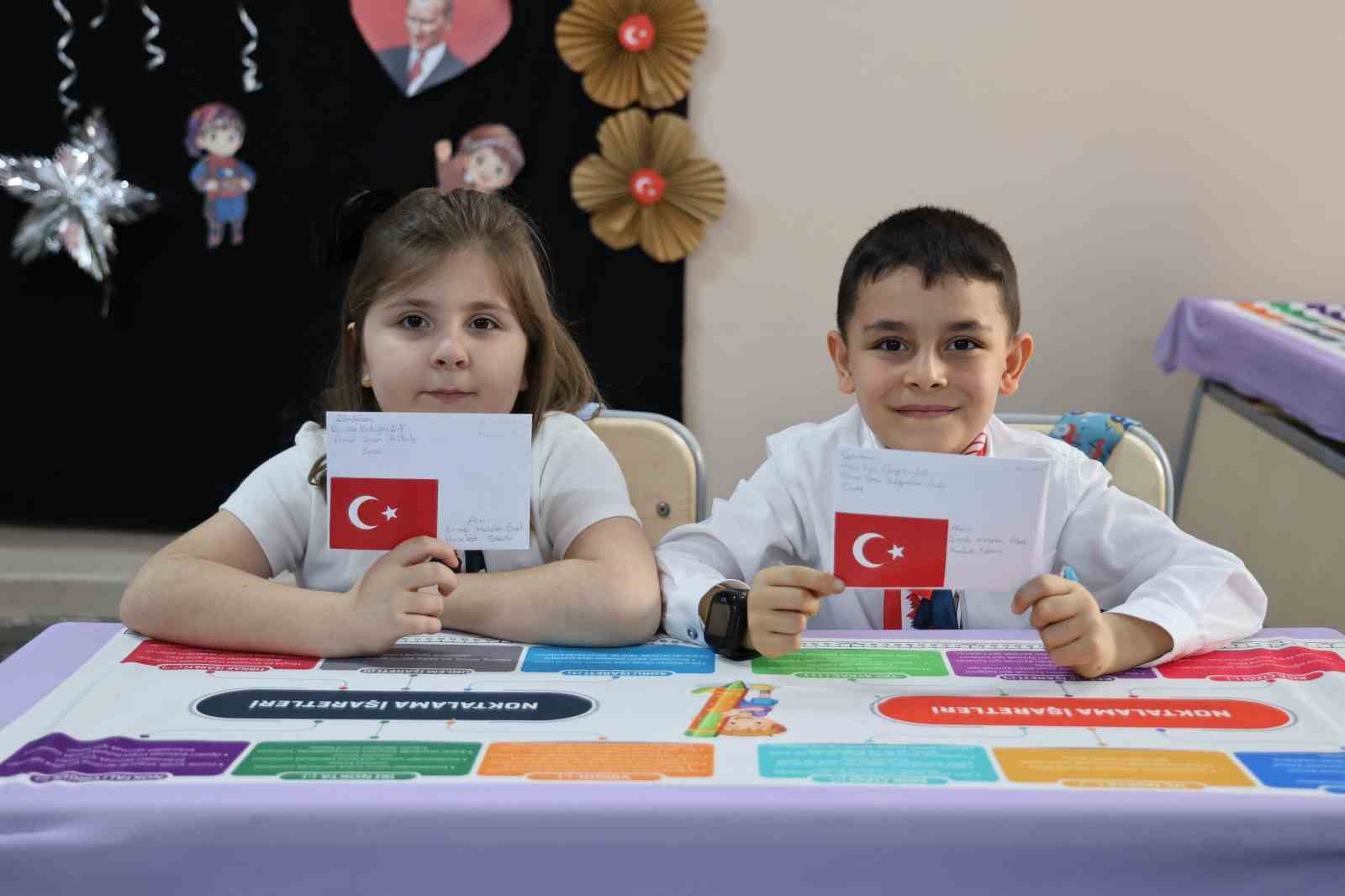 Minik eller yiğit yürekler için mektup yazdı, yigitlerin cevabı gecikmedi
