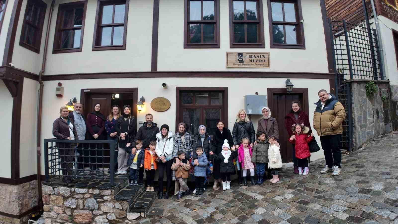 Minik öğrenciler Kocaeli’nin basın tarihini öğrendi
Minik öğrenciler Kocaeli’nin basın tarihini öğrendi