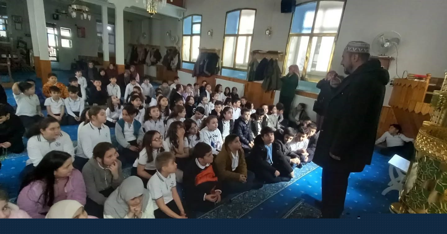 Minik öğrencilerden Hacı Seyit Camii’ne ziyaret
