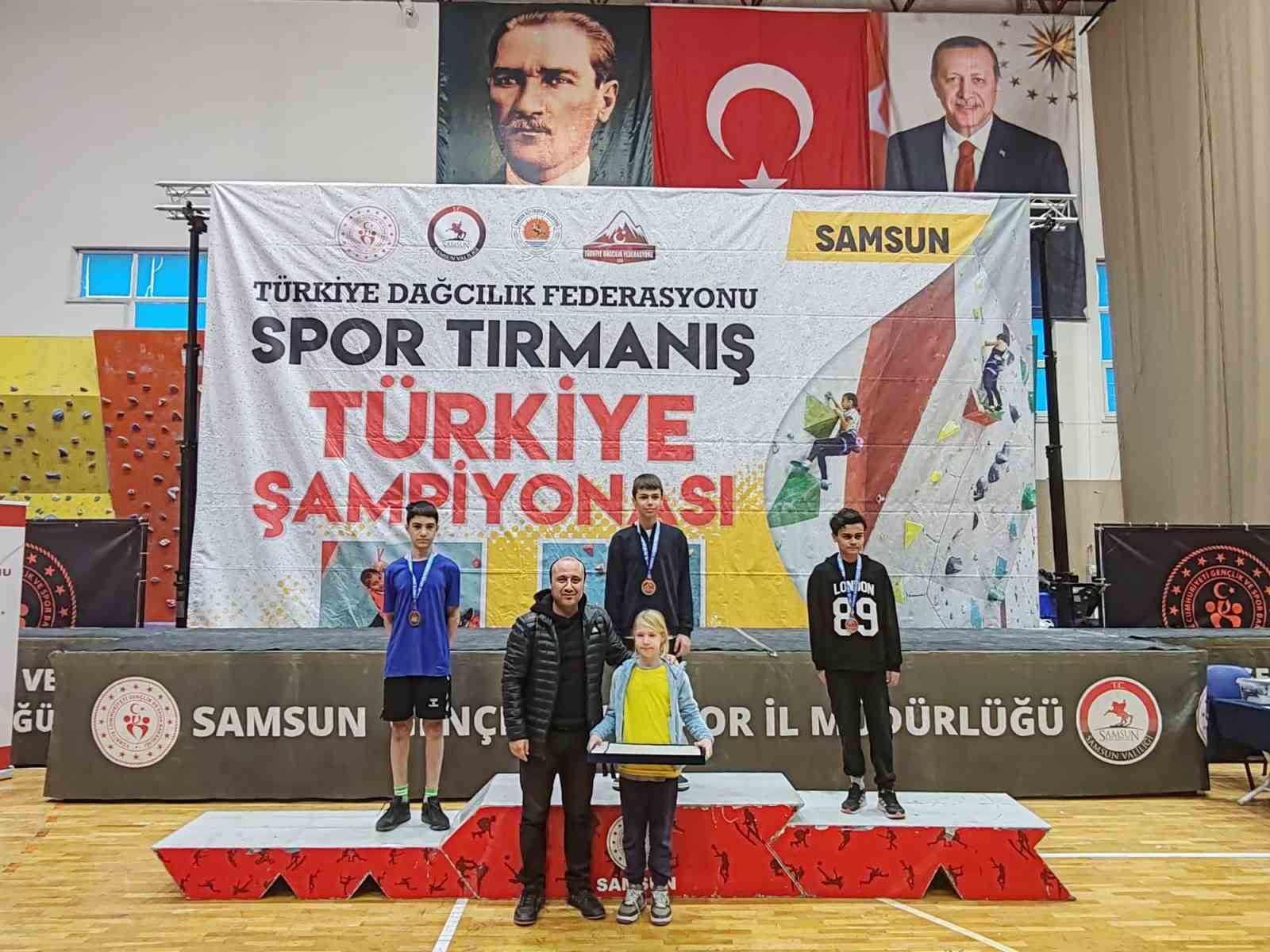 Minik sporcular şampiyonluk için tırmandı
