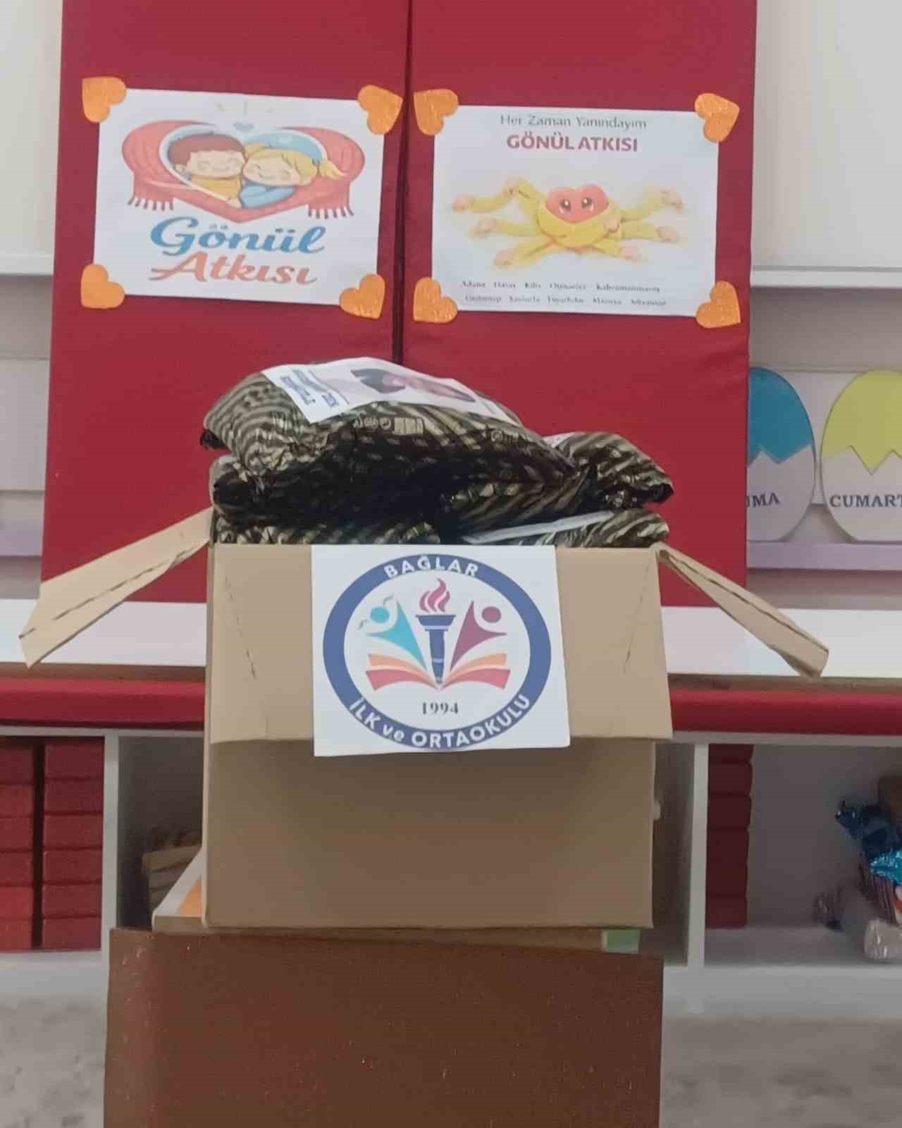 Minik yüreklerden depremzede çocuklara "Gönül Atkısı"
