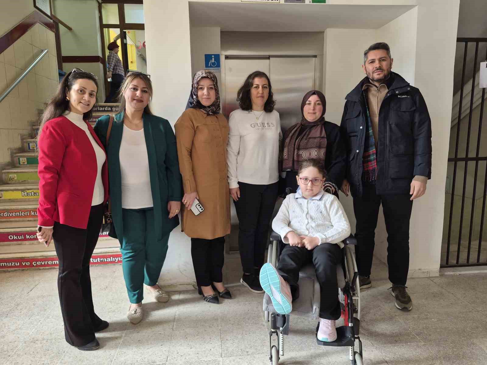 Minik Zeynep için eğitim artık daha rahat
Minik Zeynep için eğitim artık daha rahat