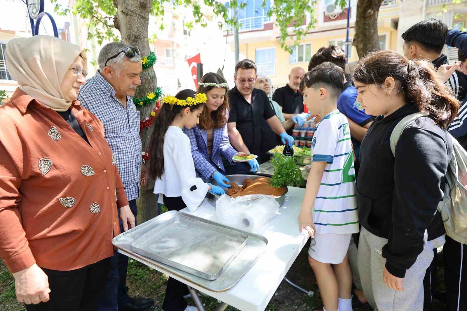 Minik Zeynep’in çiğköfte hayali gerçek oldu
