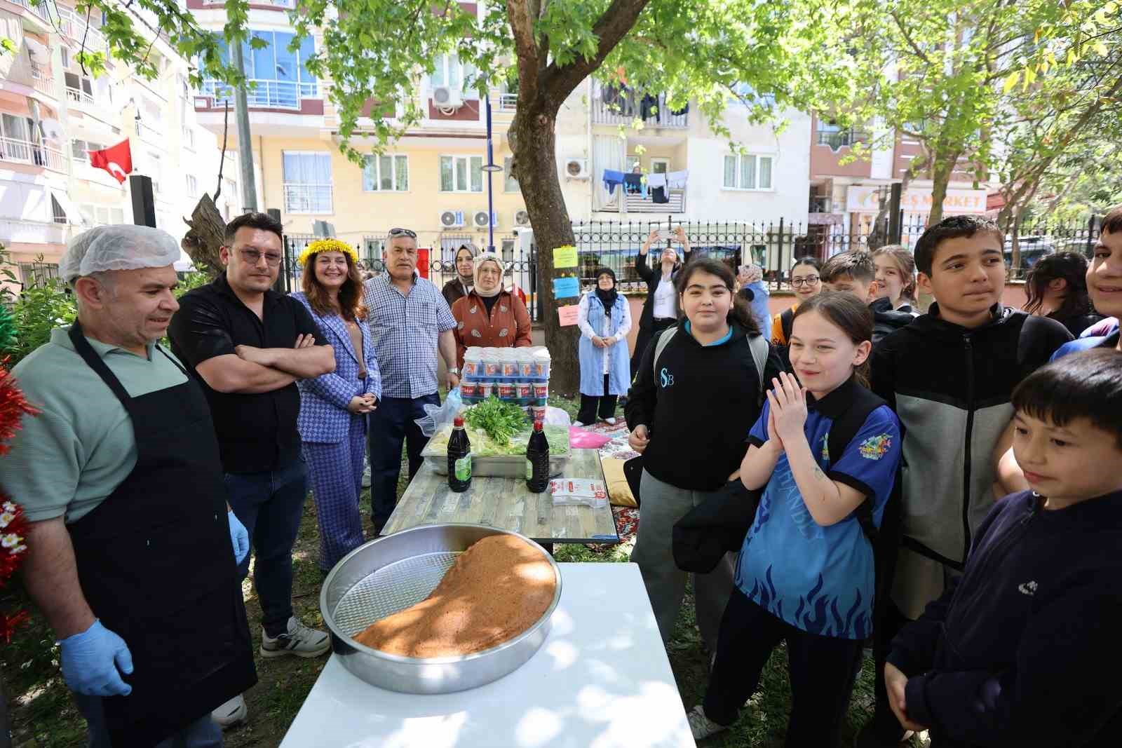 Minik Zeynep’in çiğköfte hayali gerçek oldu
