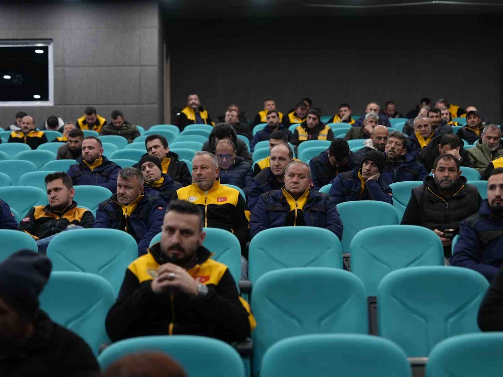 Minikler acil durum ve müdahale yöntemlerini öğrendi
