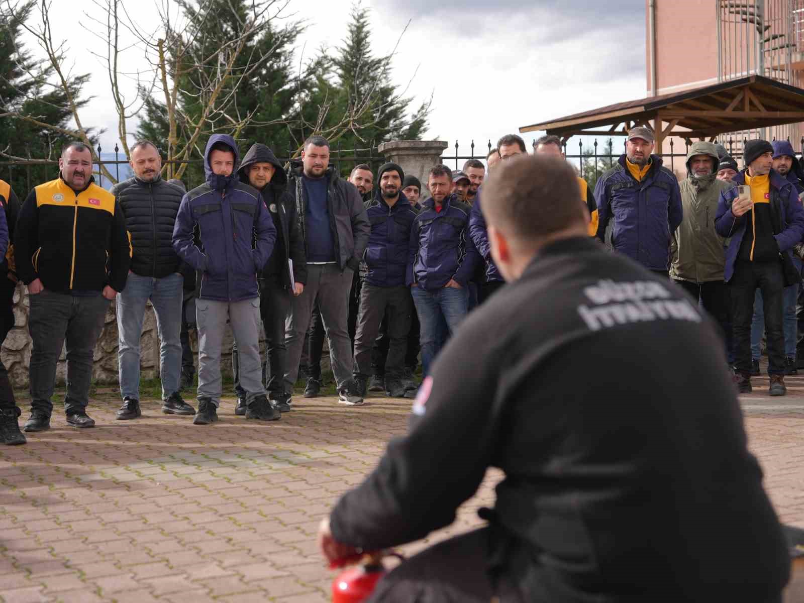 Minikler acil durum ve müdahale yöntemlerini öğrendi
