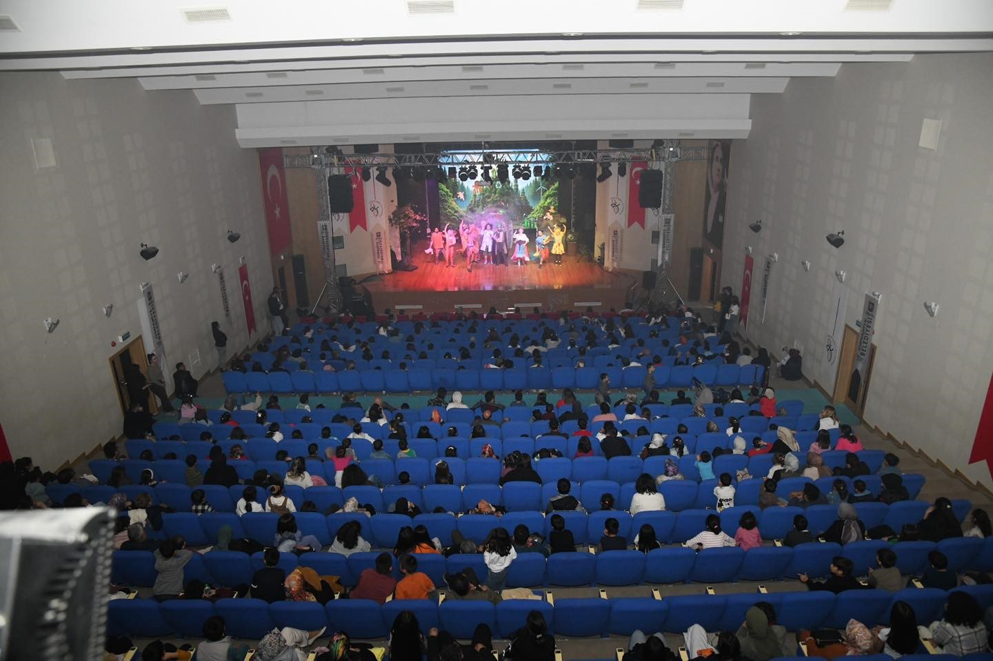 Minikler hem eğlendi hem öğrendi
