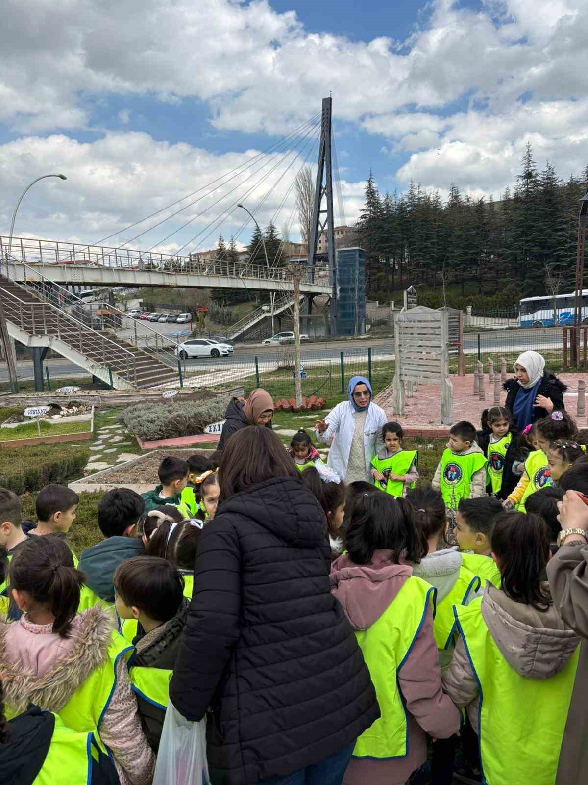 Minikler için doğada eğlence ve eğitim bir arada
