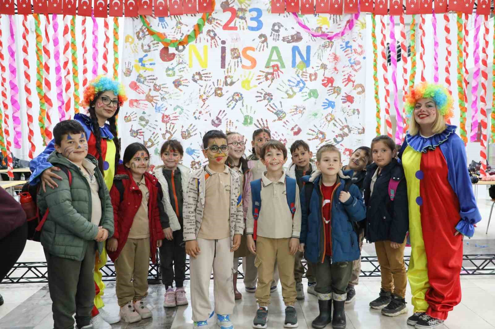 Minikler için üniversitede şenlik
